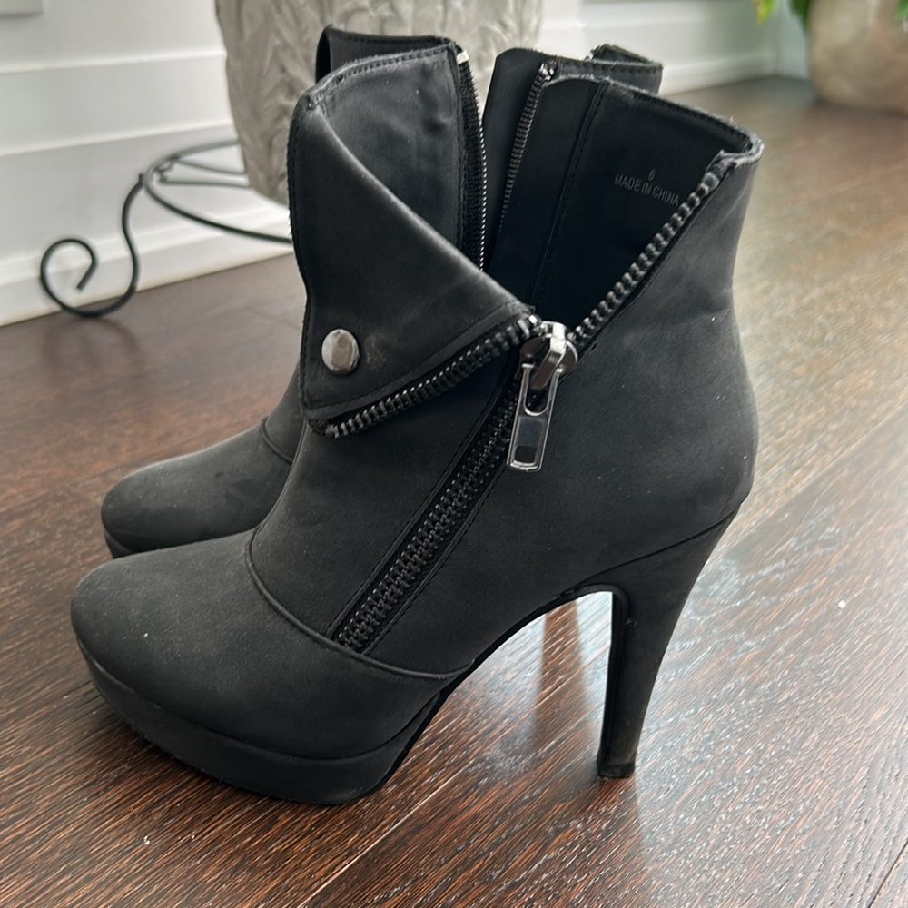 2 Lips Too Motorcycle Black/Gray Platform Ankle Booties